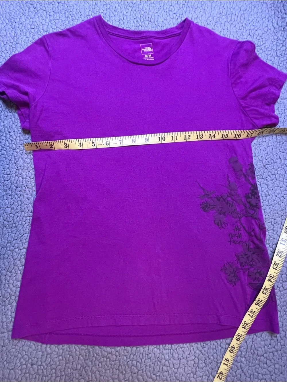 The North Face Short Sleeve T Shirt Women’s Size Medium Purple And Black Floral - Picture 5 of 6